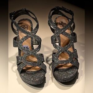 Daisy Fuentes Black Strappy Women's Heels